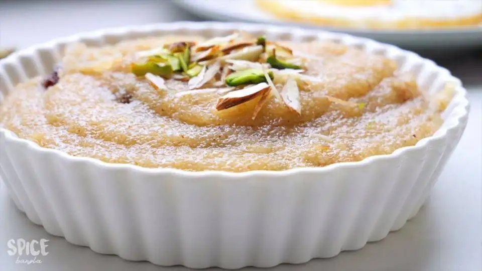 Semolina Halwa/suji halwa in a serving bowl