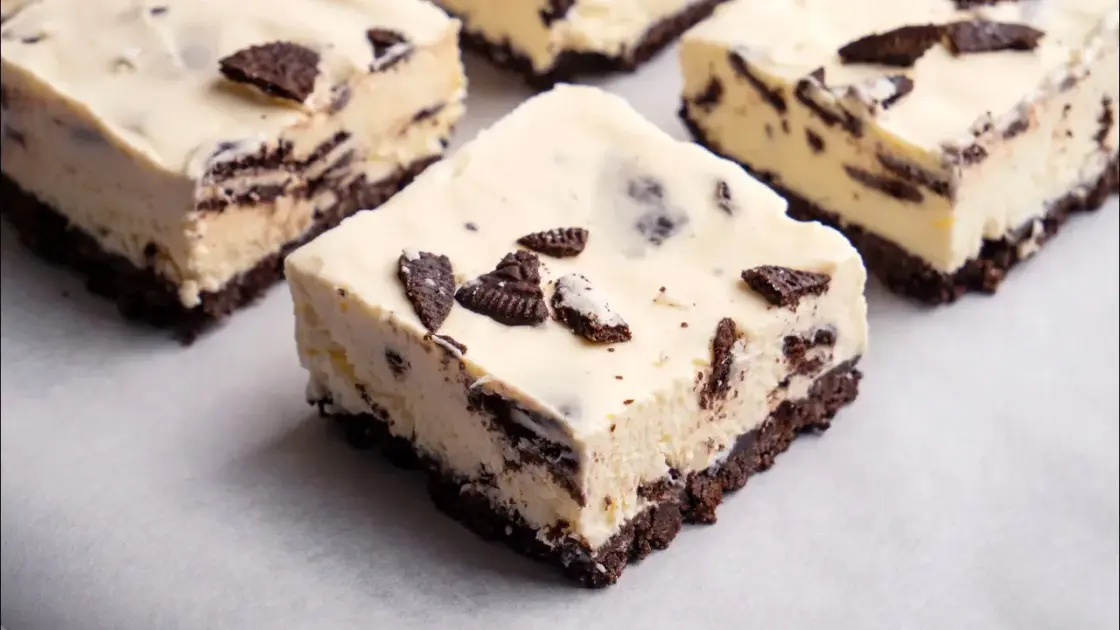 Oreo Cheesecake Bars