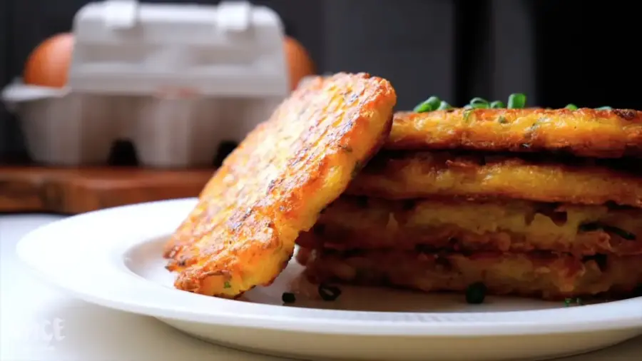 Spicy Hash Browns Recipe For Breakfast on a Serving plate