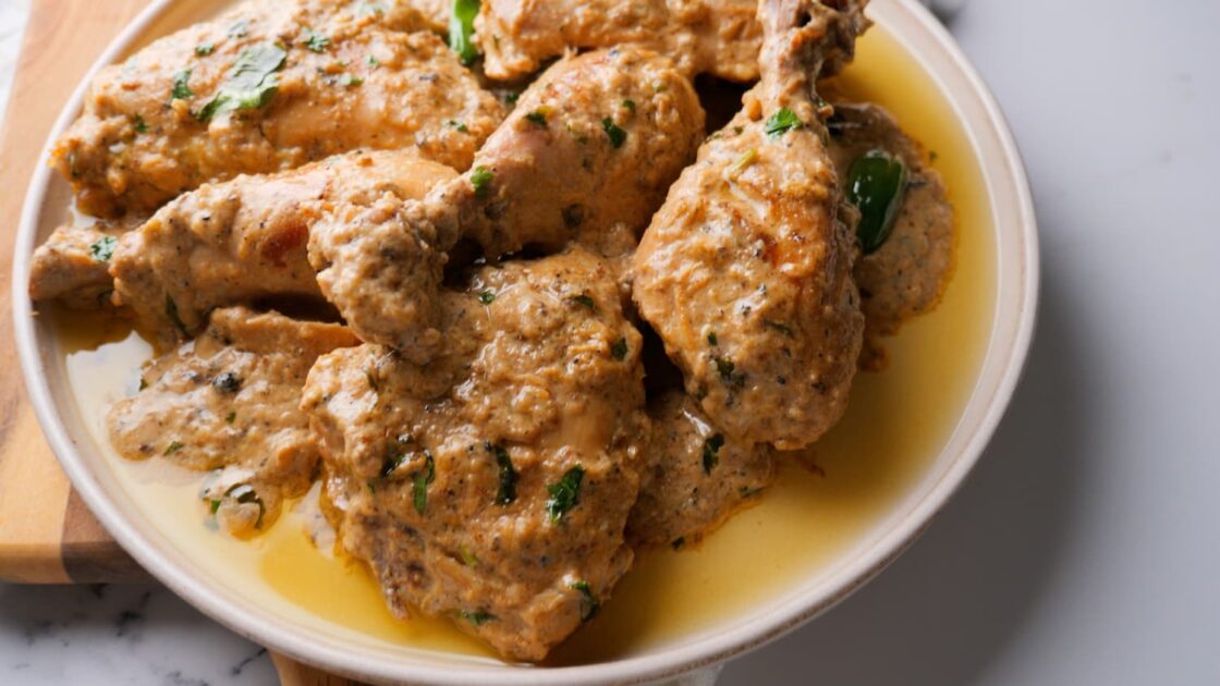 lemon pepper chicken on a serving plate