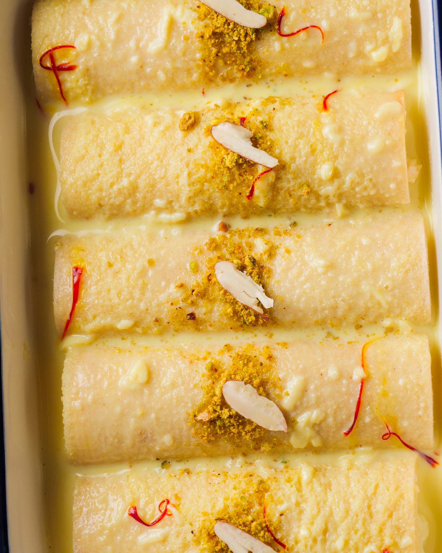 Bread malai roll in an assemble pot