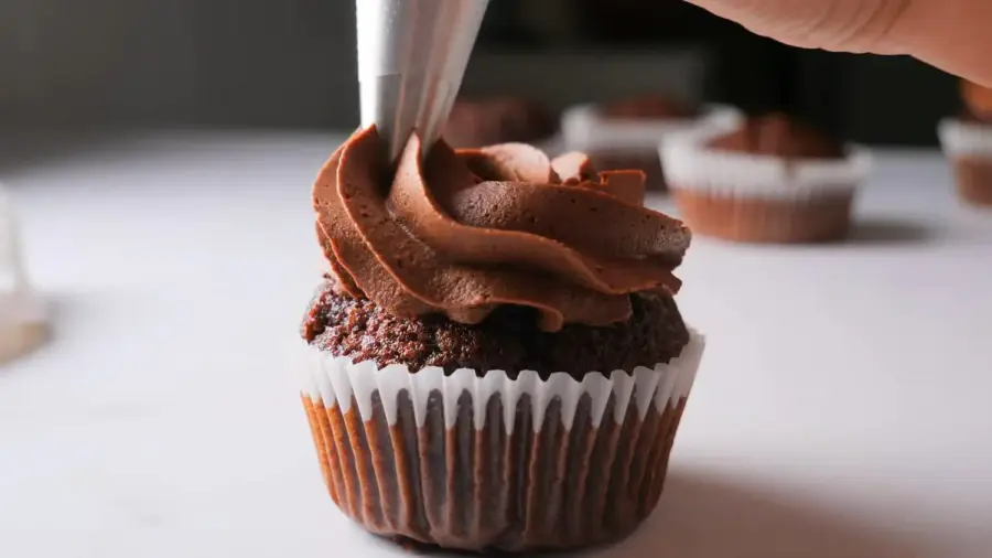 Chocolate Buttercream Frosting on cupcakes