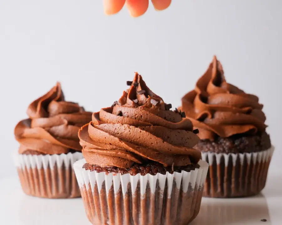 Chocolate Buttercream Frosting on cupcakes